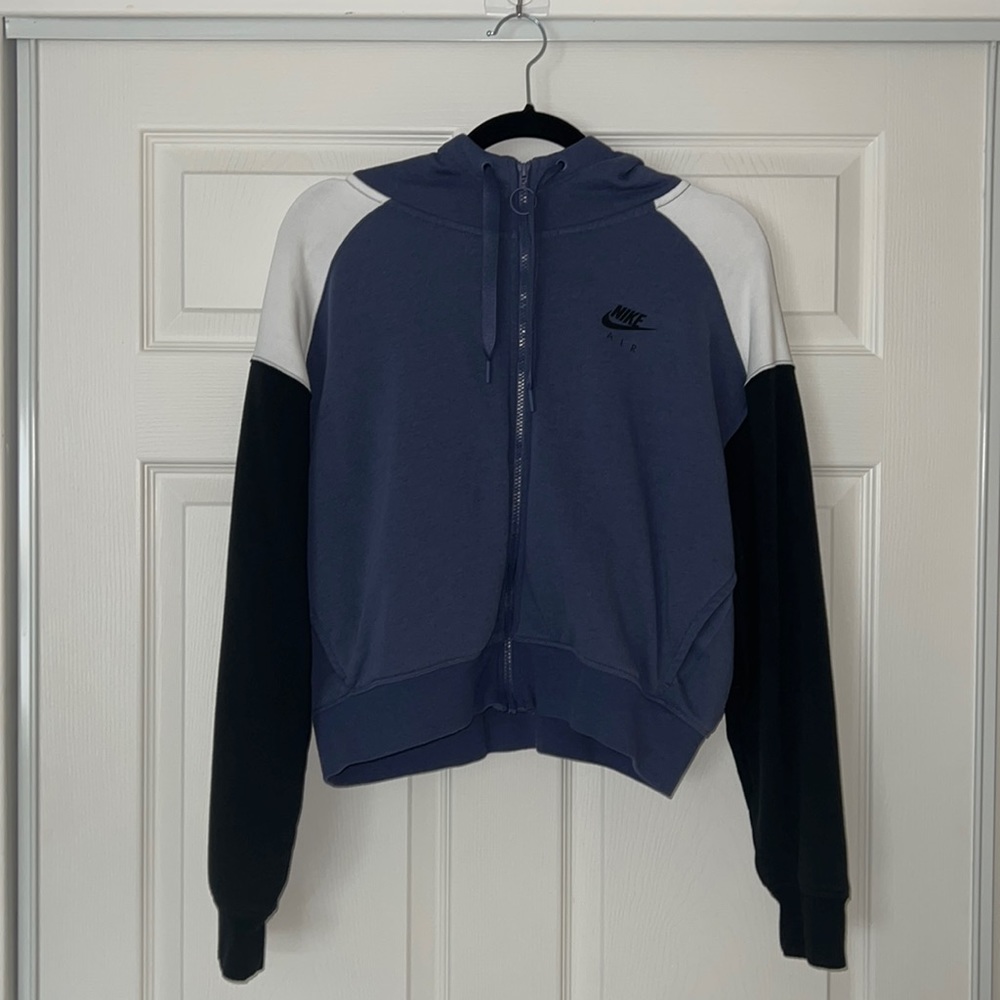 Nike jacket. Black/white/purple. Size L